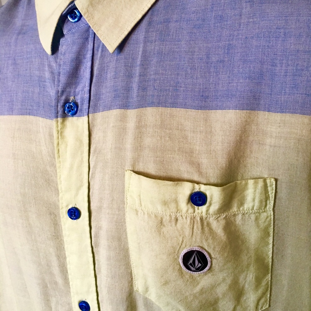 Volcom button down Men’s - Picture 3 of 7